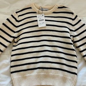 Zara sweater, never worn. Purchased from Zara Scottsdale Fashion Square.